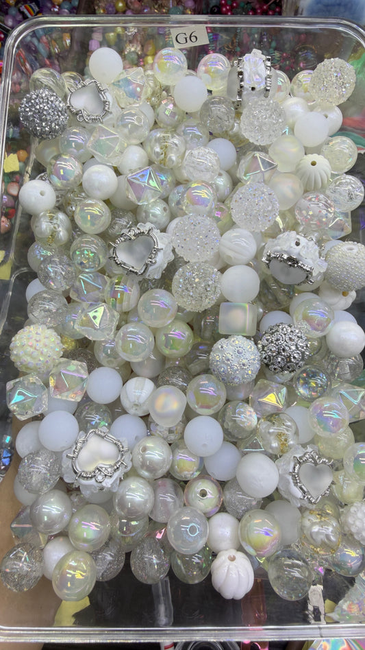8.26 FANCY MIX BEADS:C3 white wedding