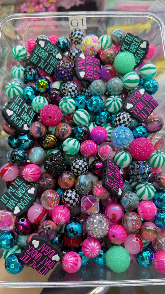 8.27 FOCAL MIX BEADS:Y IDGAF