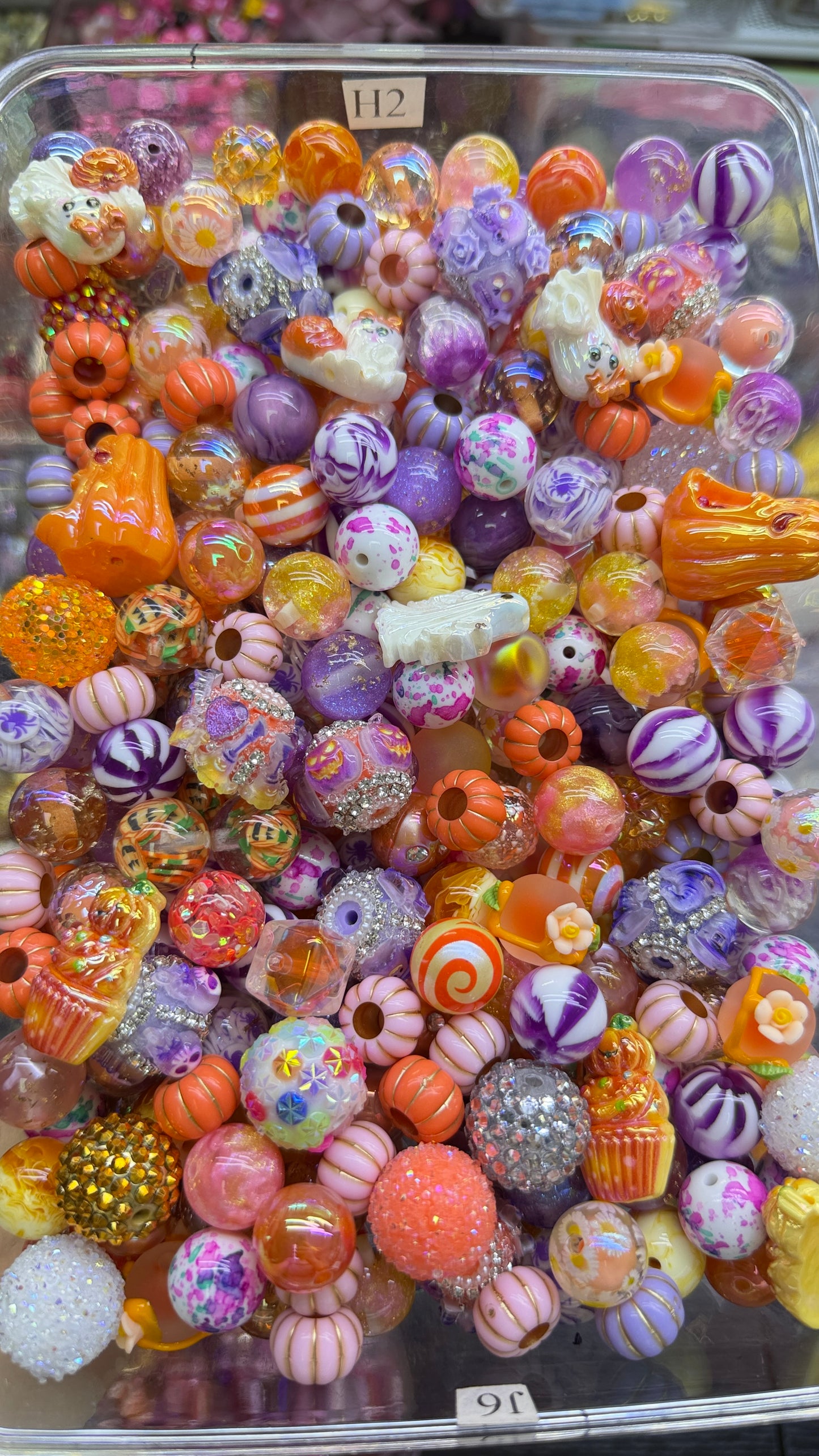 8.27 FANCY MIX BEADS:C3 halloween carnival