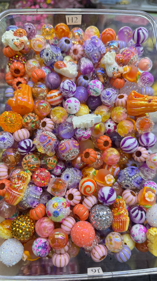 8.27 FANCY MIX BEADS:C3 halloween carnival
