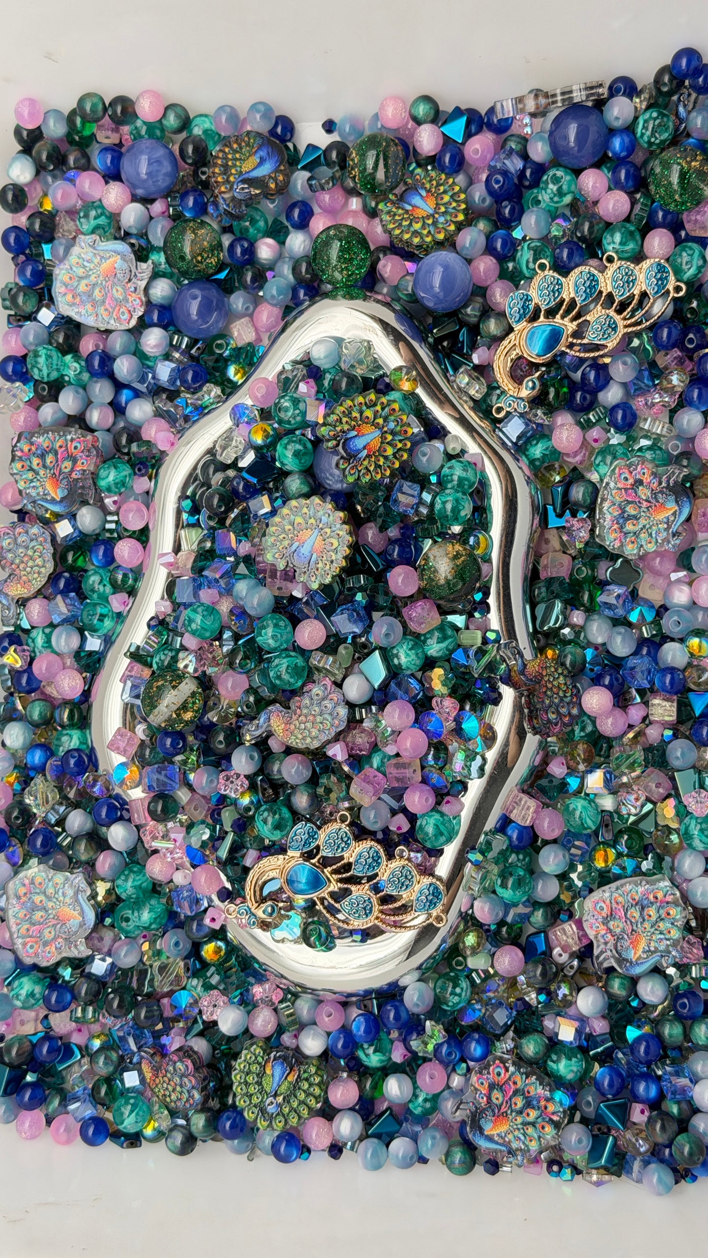 8.28 PHONE CHAIN MIX BEADS:Peacock