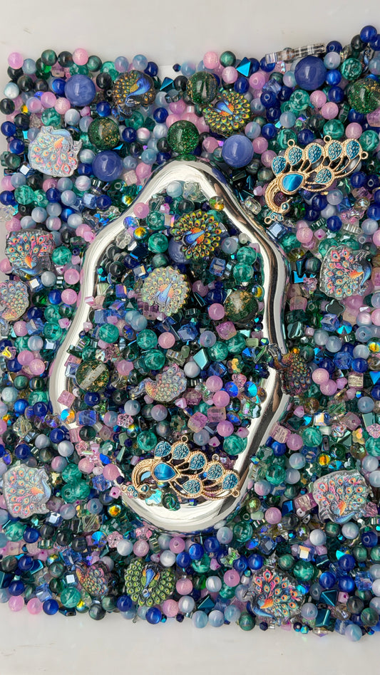 8.28 PHONE CHAIN MIX BEADS:Peacock