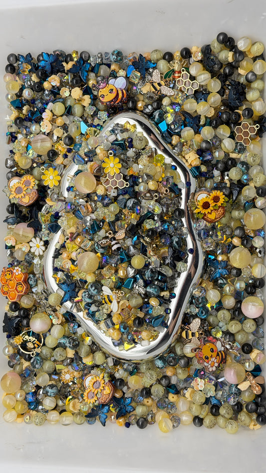 8.28 PHONE CHAIN MIX BEADS:sunflower and bee