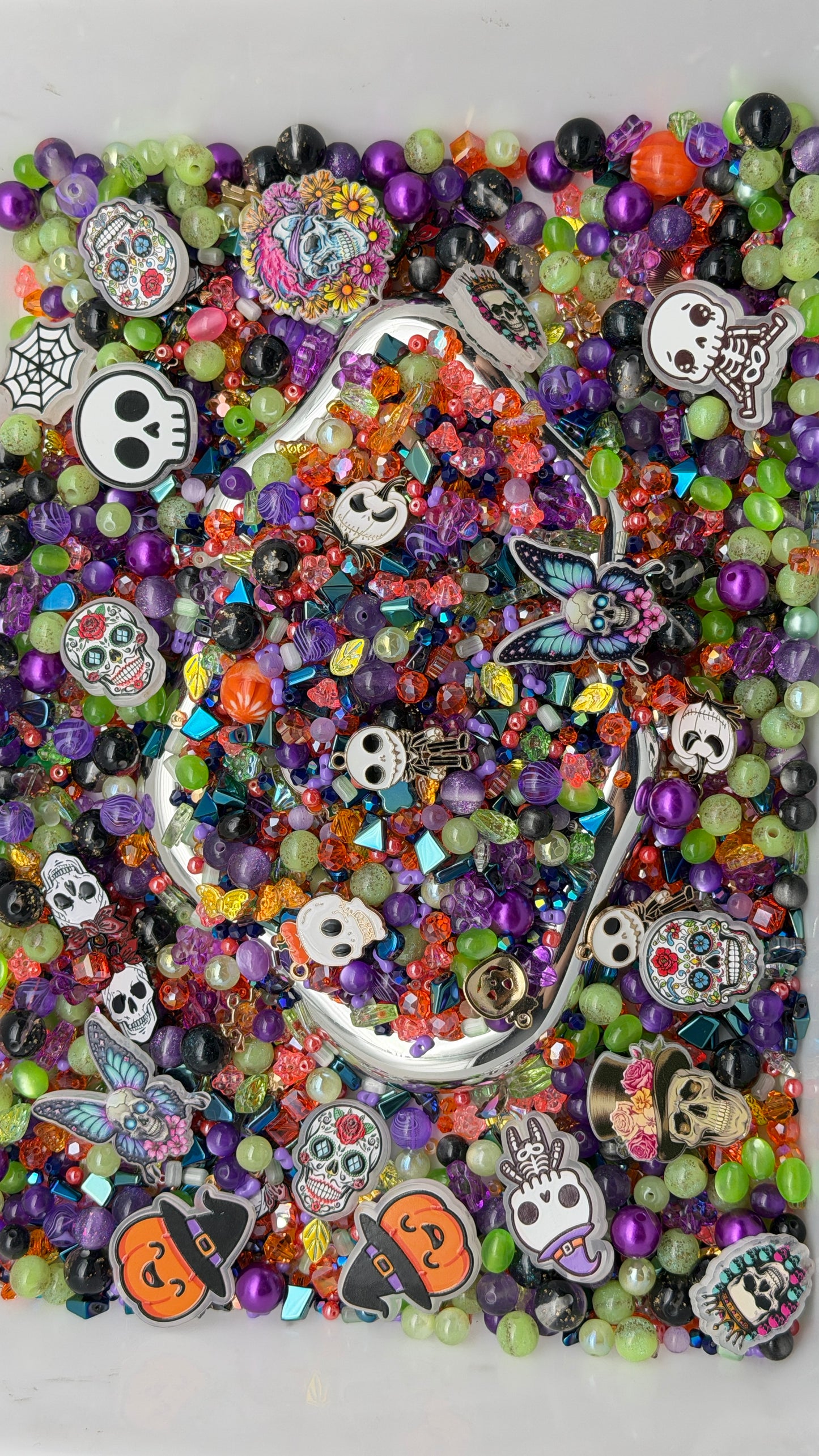 8.28 PHONE CHAIN MIX BEADS:Halloween