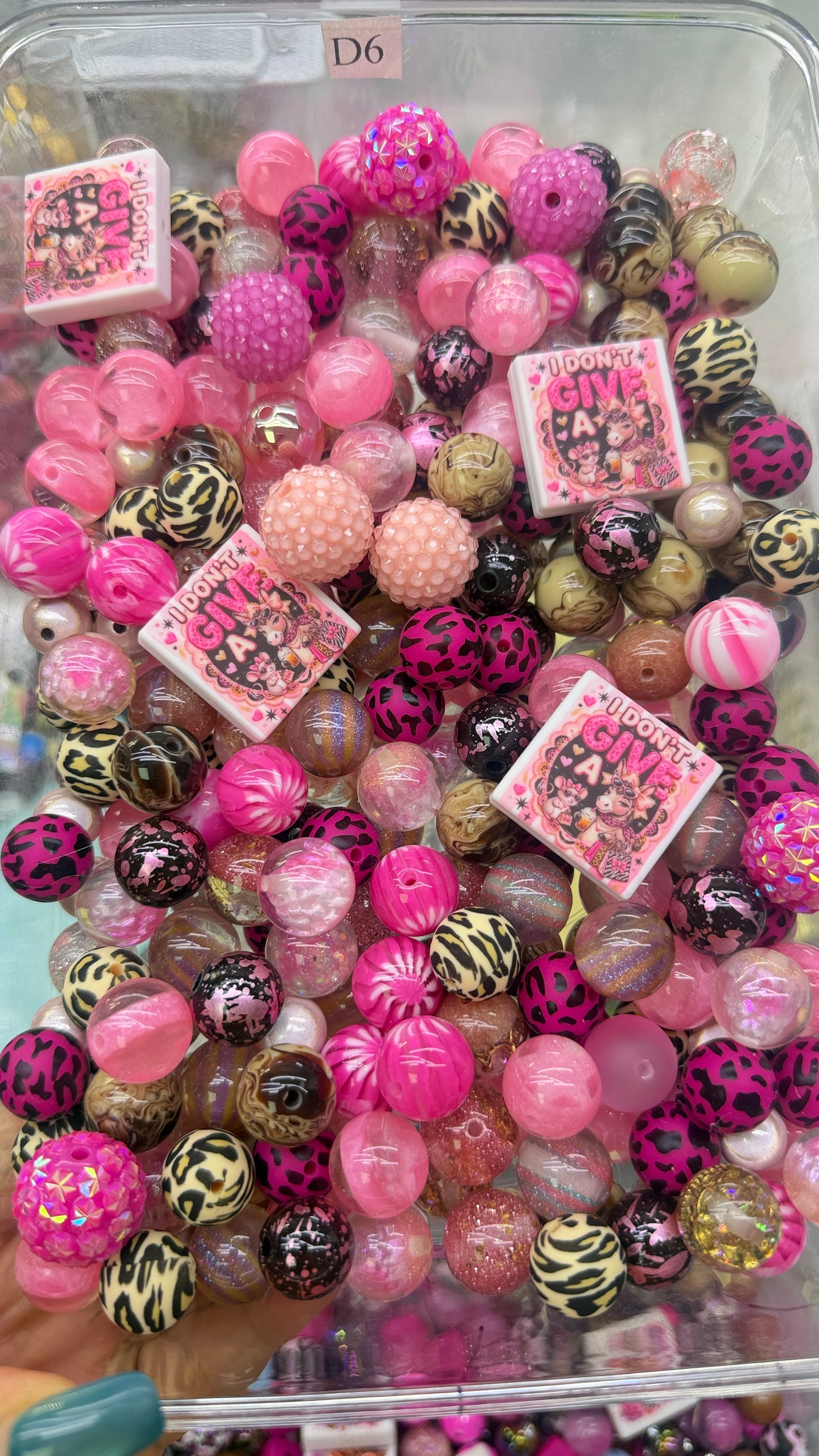 8.30 FOCAL MIX BEADS:D6 sassy girl
