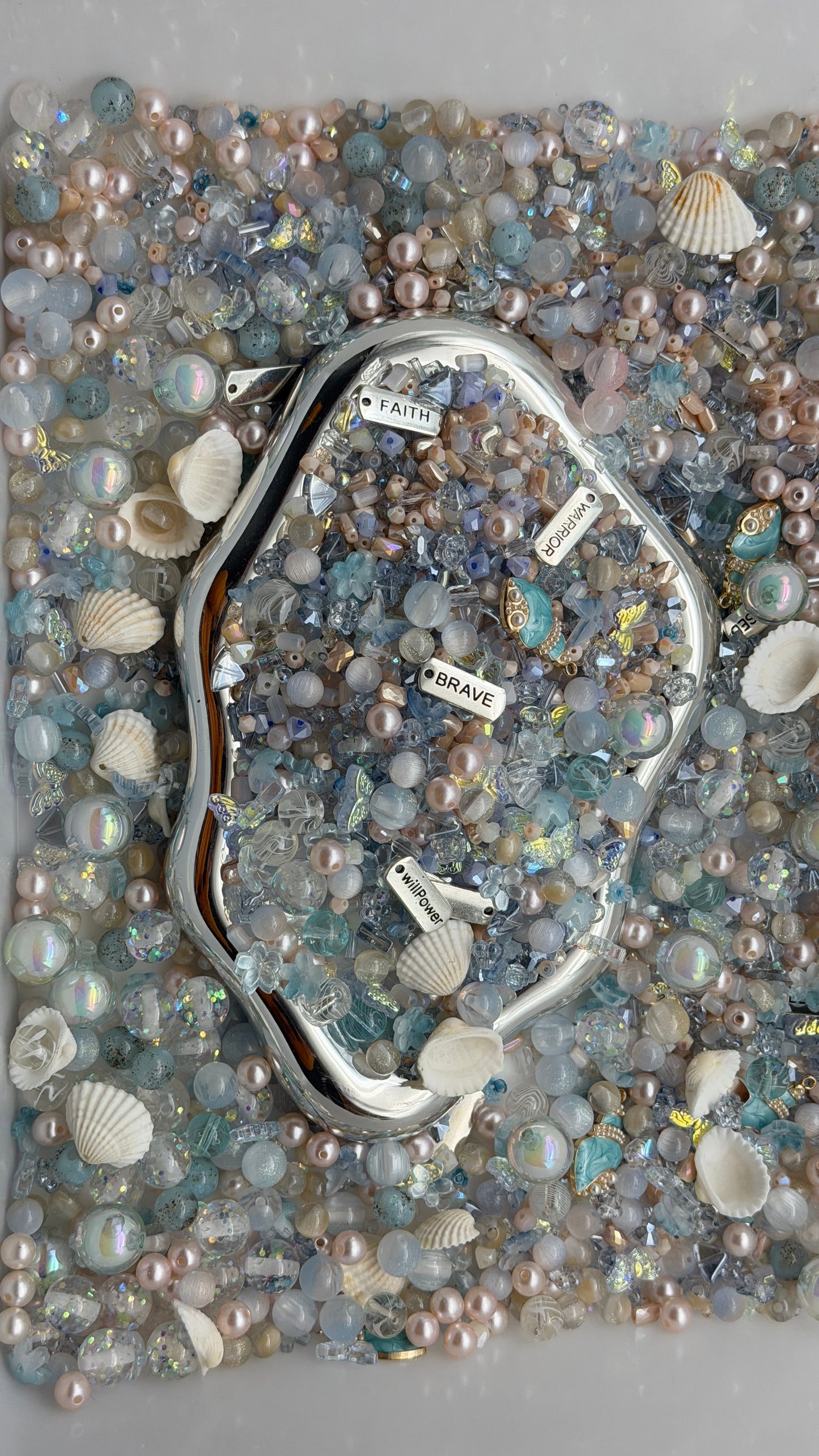 8.30 PHONE CHAIN MIX BEADS:BRAVE