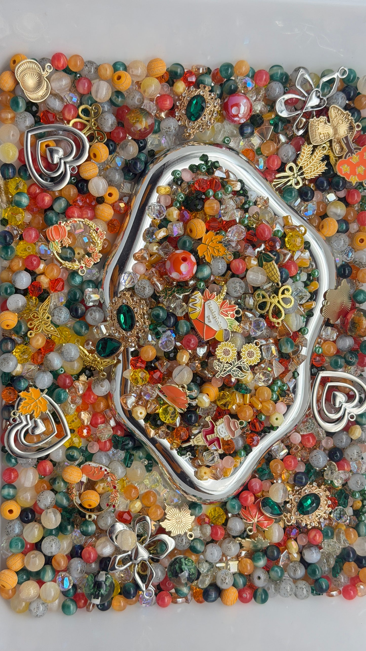 8.30 PHONE CHAIN MIX BEADS:Thanksgiving Day