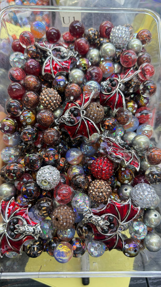9.3 FANCY MIX BEADS:Q bat marron