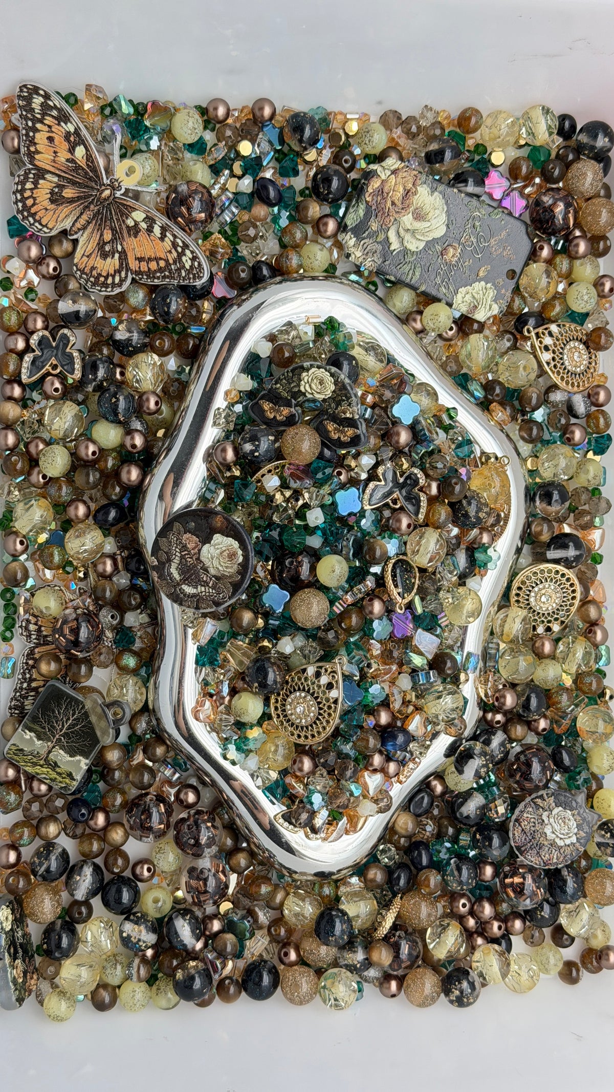 9.4 PHONE CHAIN MIX BEADS:butterfly and rose