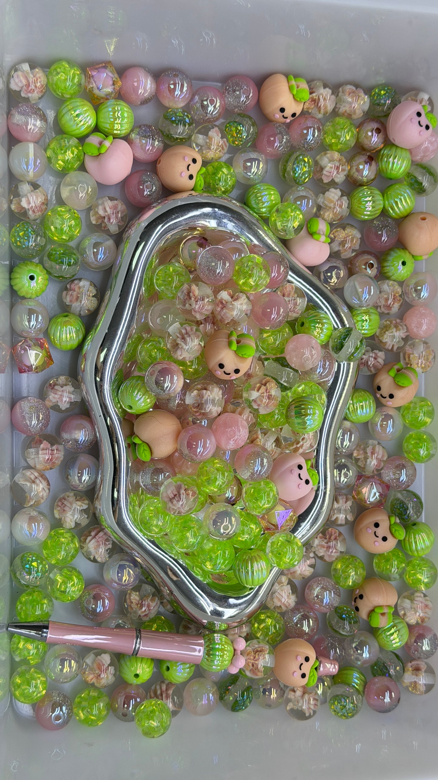 9.5 FOCAL MIX BEADS:peach?