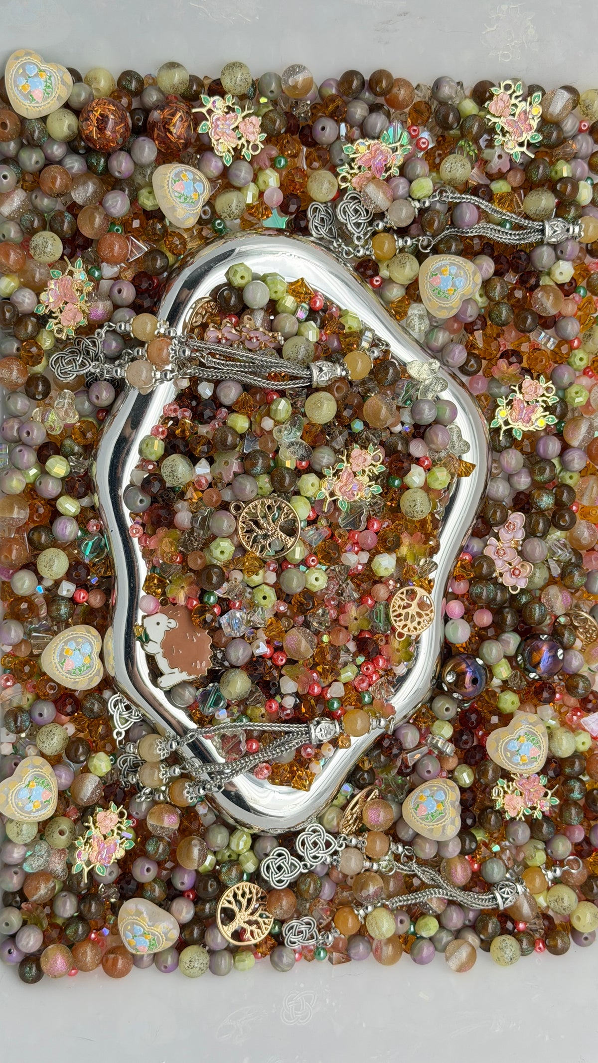 9.6 PHONE CHAIN MIX BEADS:heart with flower