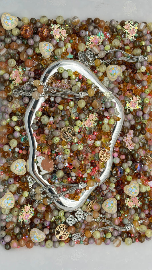 9.6 PHONE CHAIN MIX BEADS:heart with flower