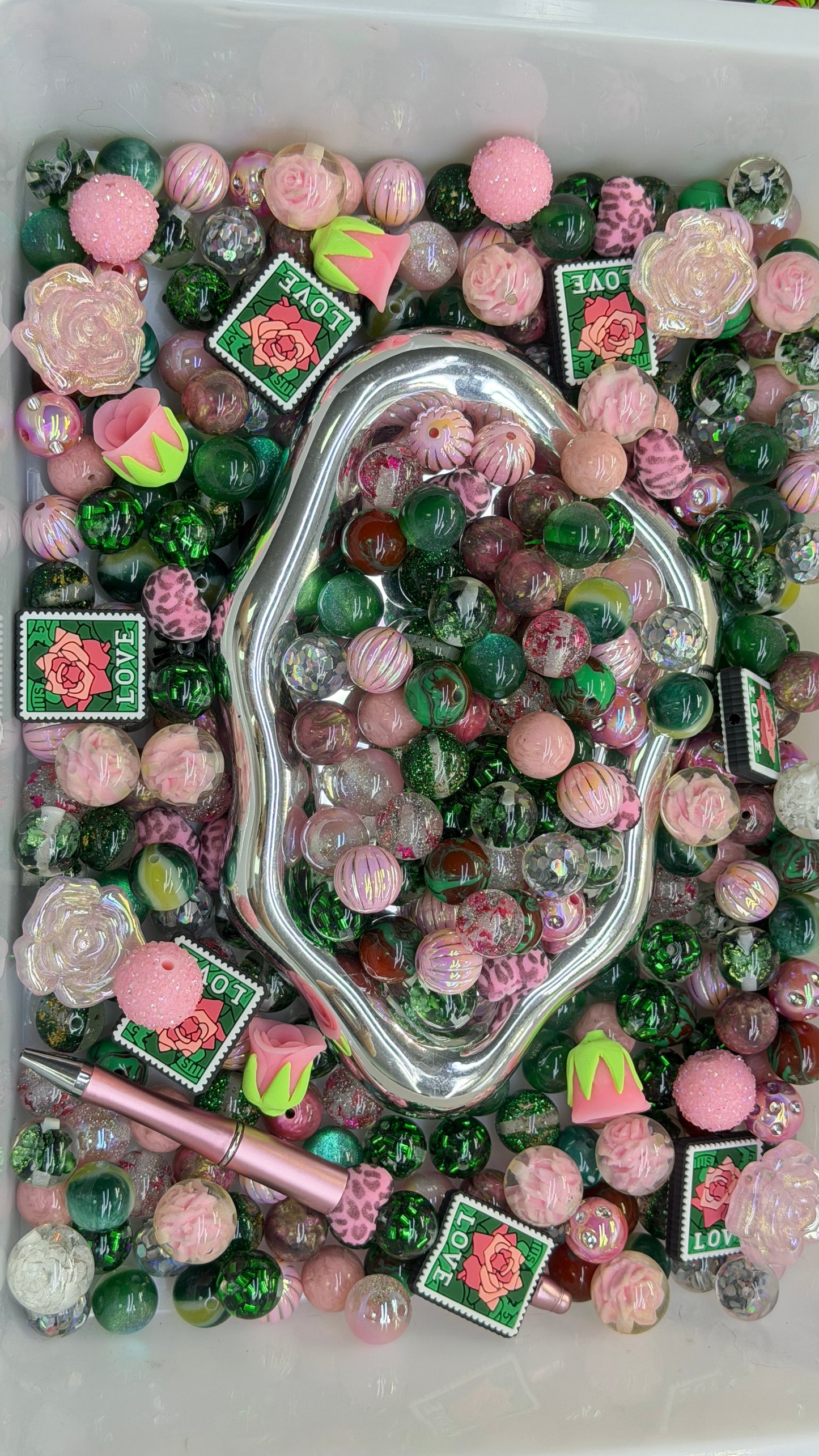9.10 FOCAL MIX BEADS:LOVE