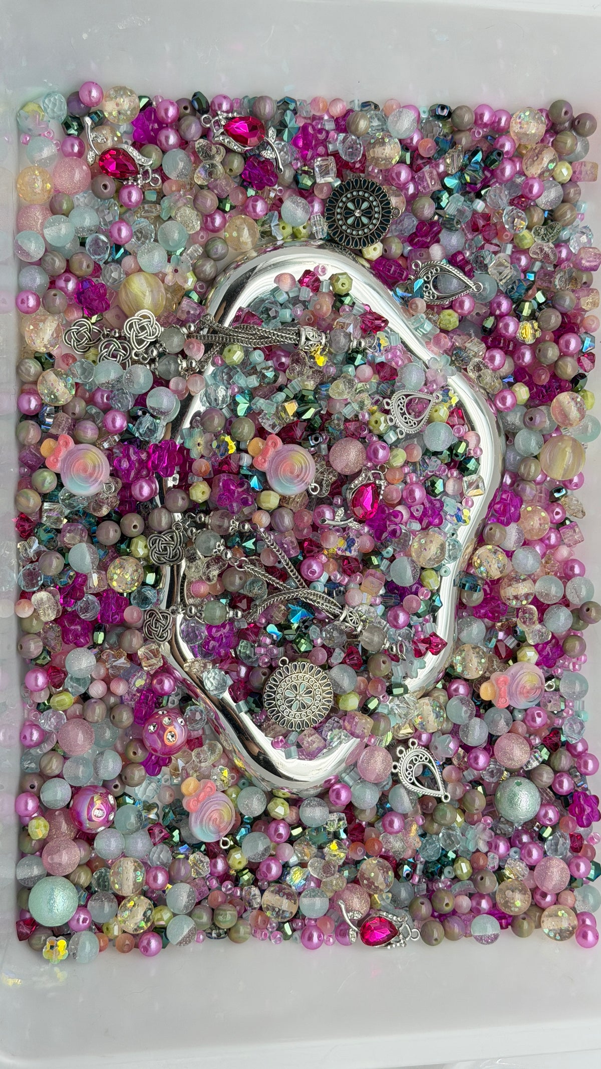 9.13 PHONE CHAIN MIX BEADS:hot pink and teal