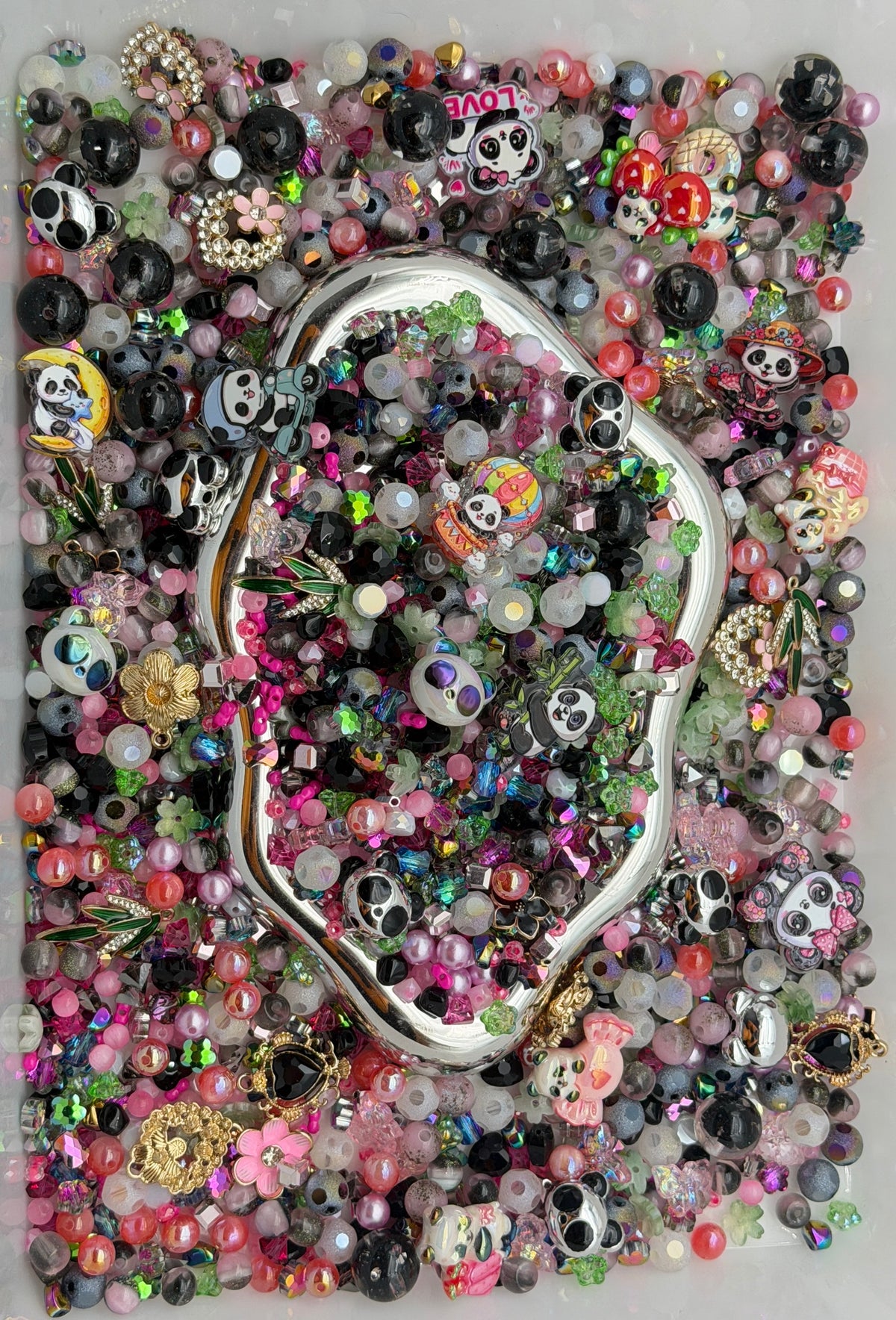9.20 PHONE CHAIN MIX BEADS:panda