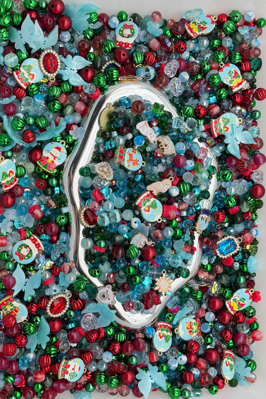 10.7 PHONE CHAIN MIX BEADS:chrismas coming