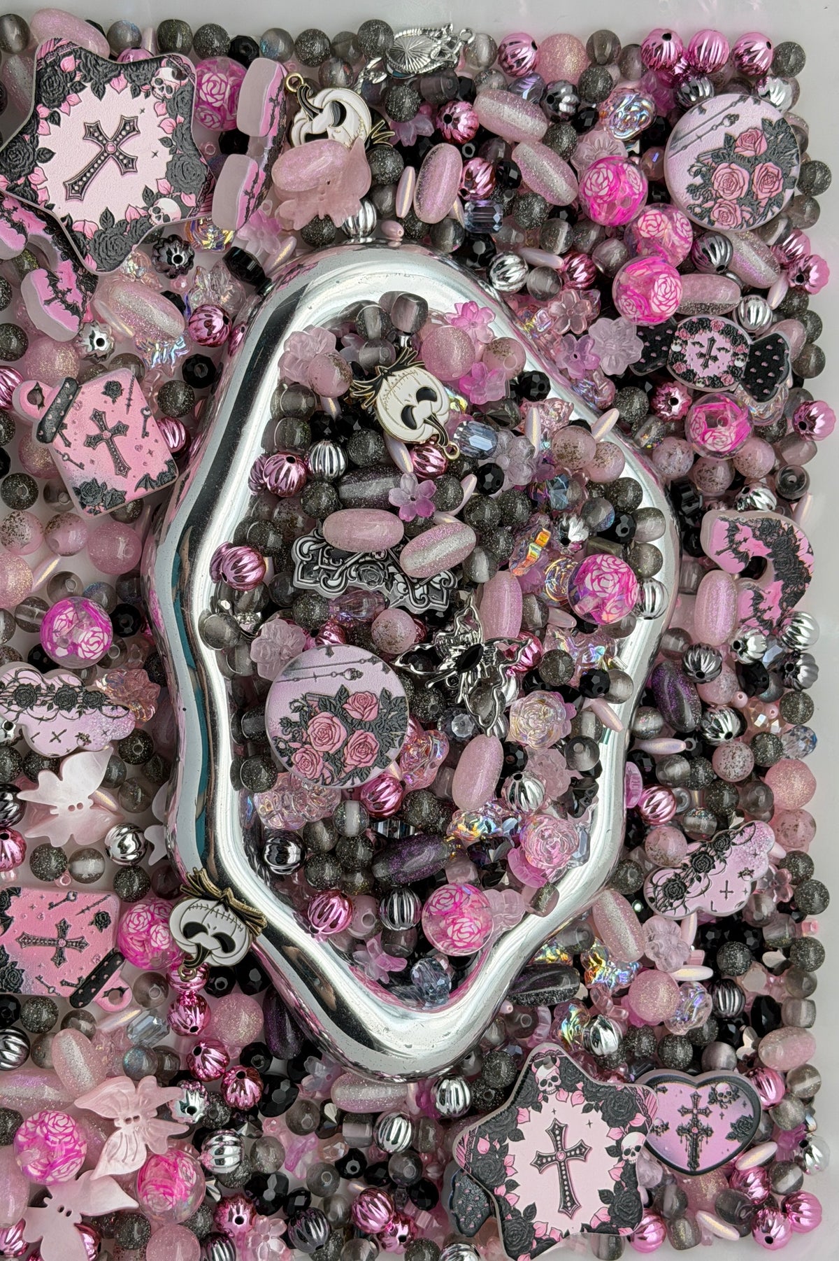 10.7 PHONE CHAIN MIX BEADS:cross and rose