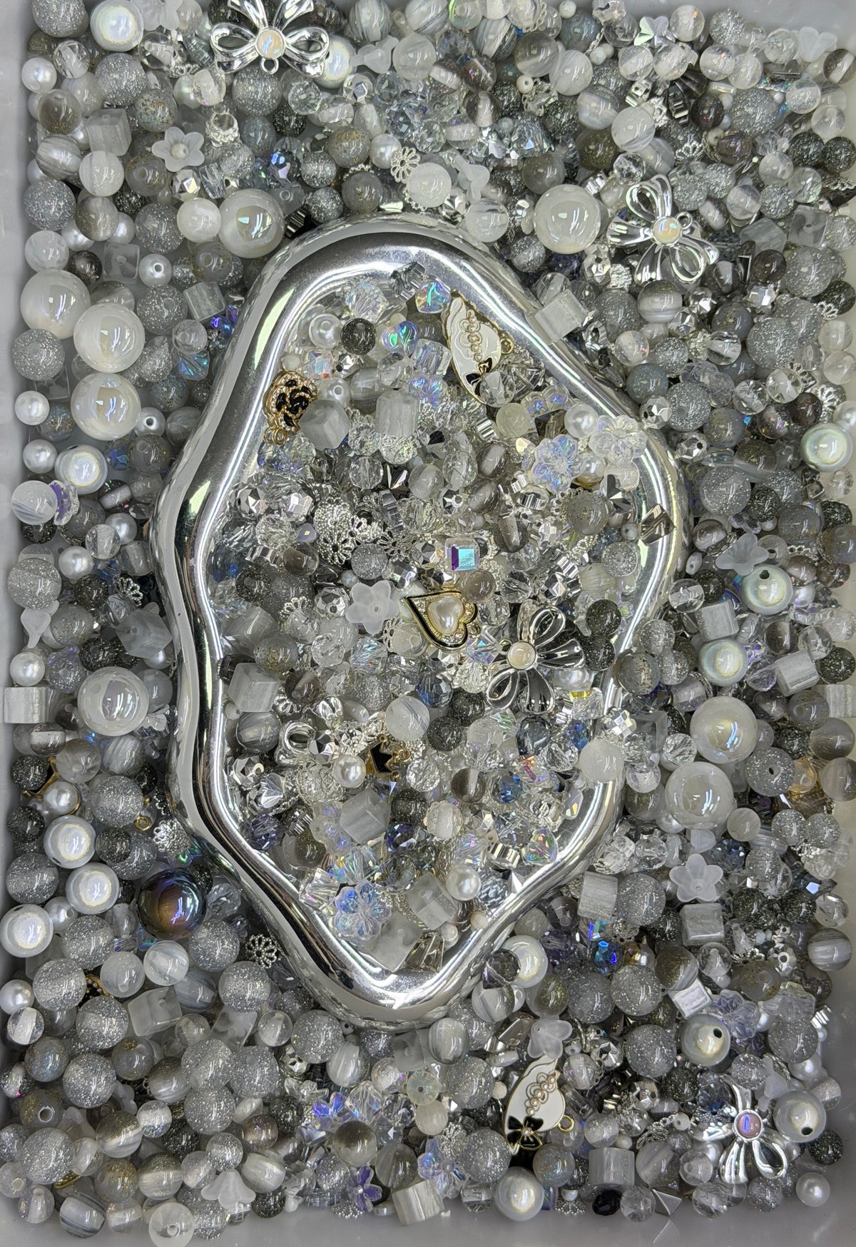 10.11 PHONE CHAIN MIX BEADS:siliver space