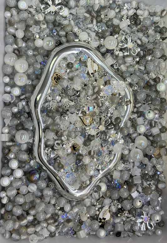 10.11 PHONE CHAIN MIX BEADS:siliver space