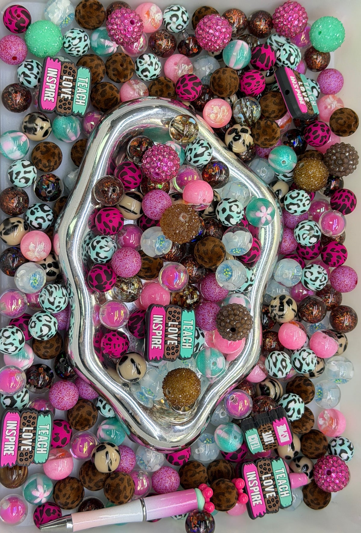 10.11 FOCAL MIX BEADS:teach love inspire