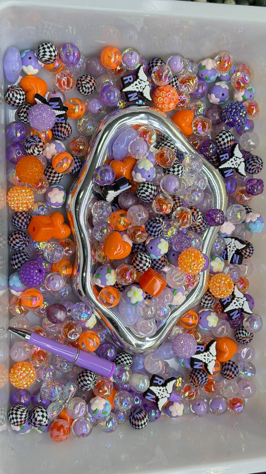 10.15 FOCAL MIX BEADS:spook nurse (bogo!)