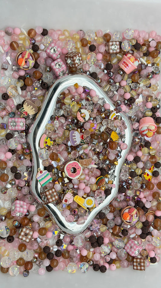 10.16 PHONE CHAIN MIX BEADS:cake party