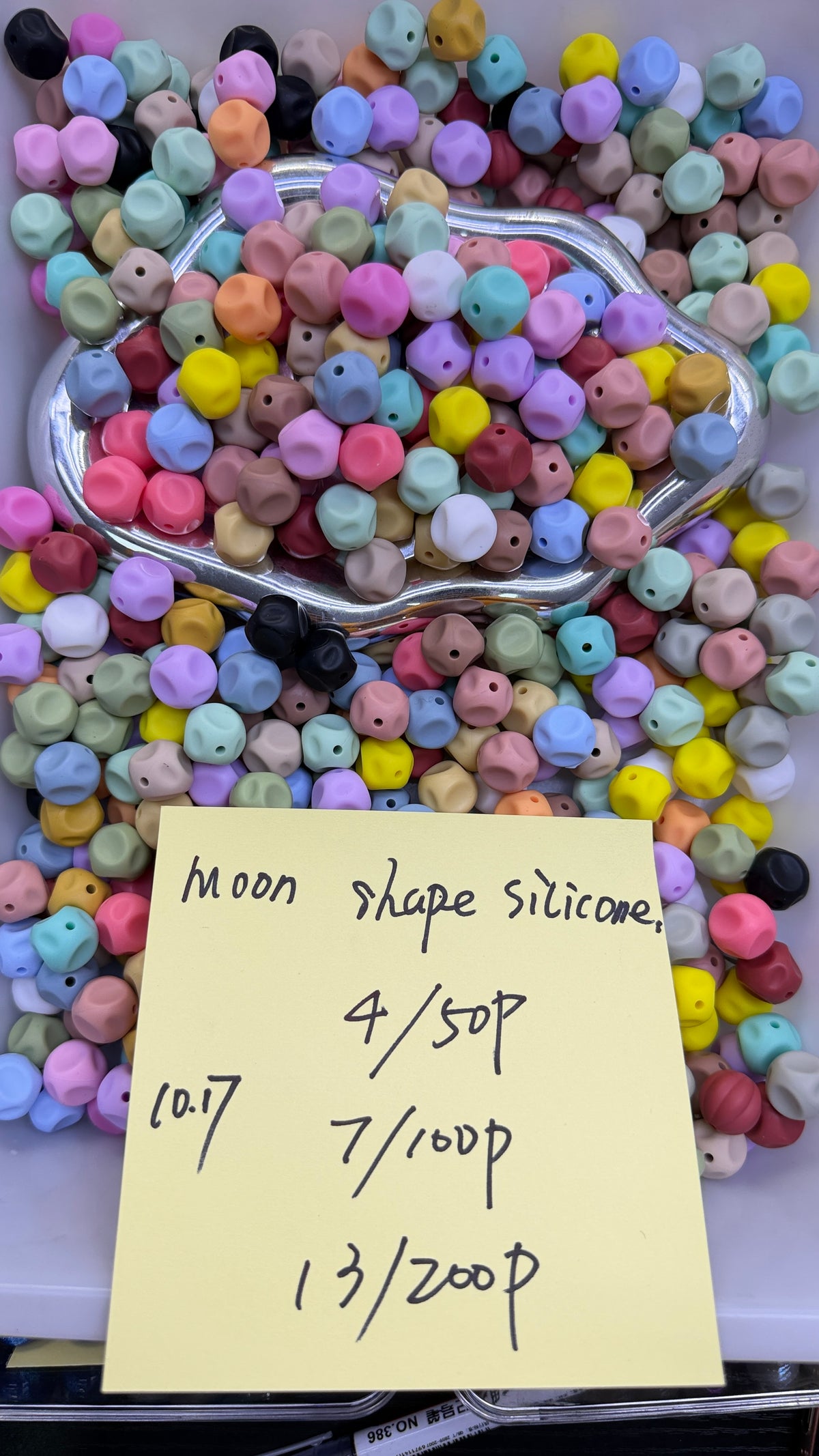 10.17 NEW-moon shape silicone