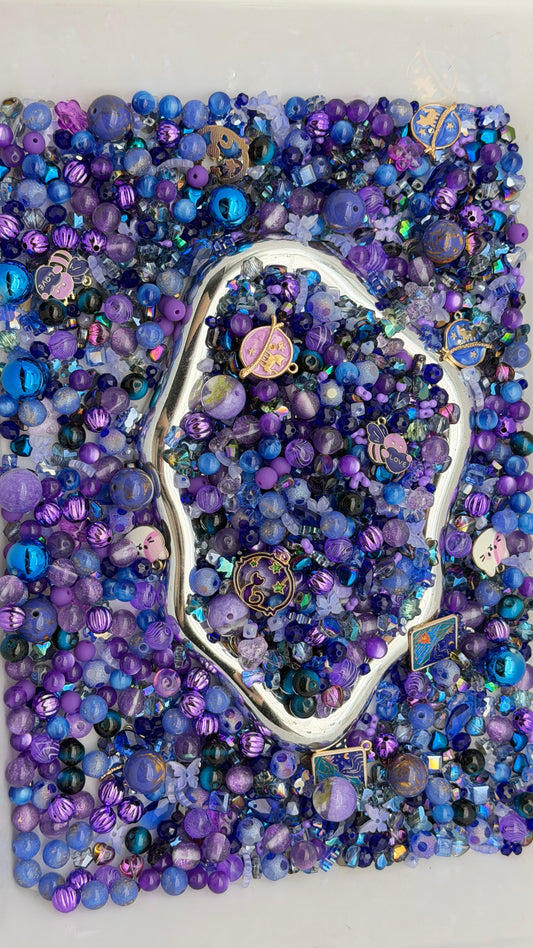 10.18 PHONE CHAIN MIX BEADS:cat magic