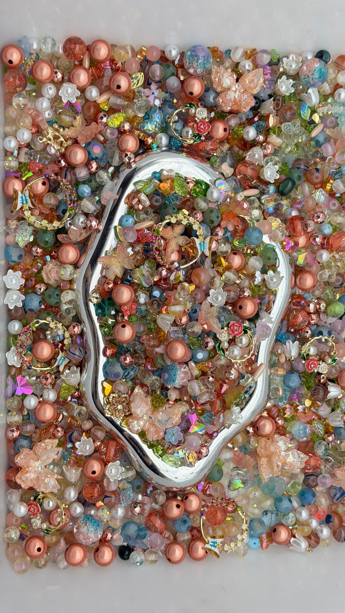 10.18 PHONE CHAIN MIX BEADS:peach butterfly