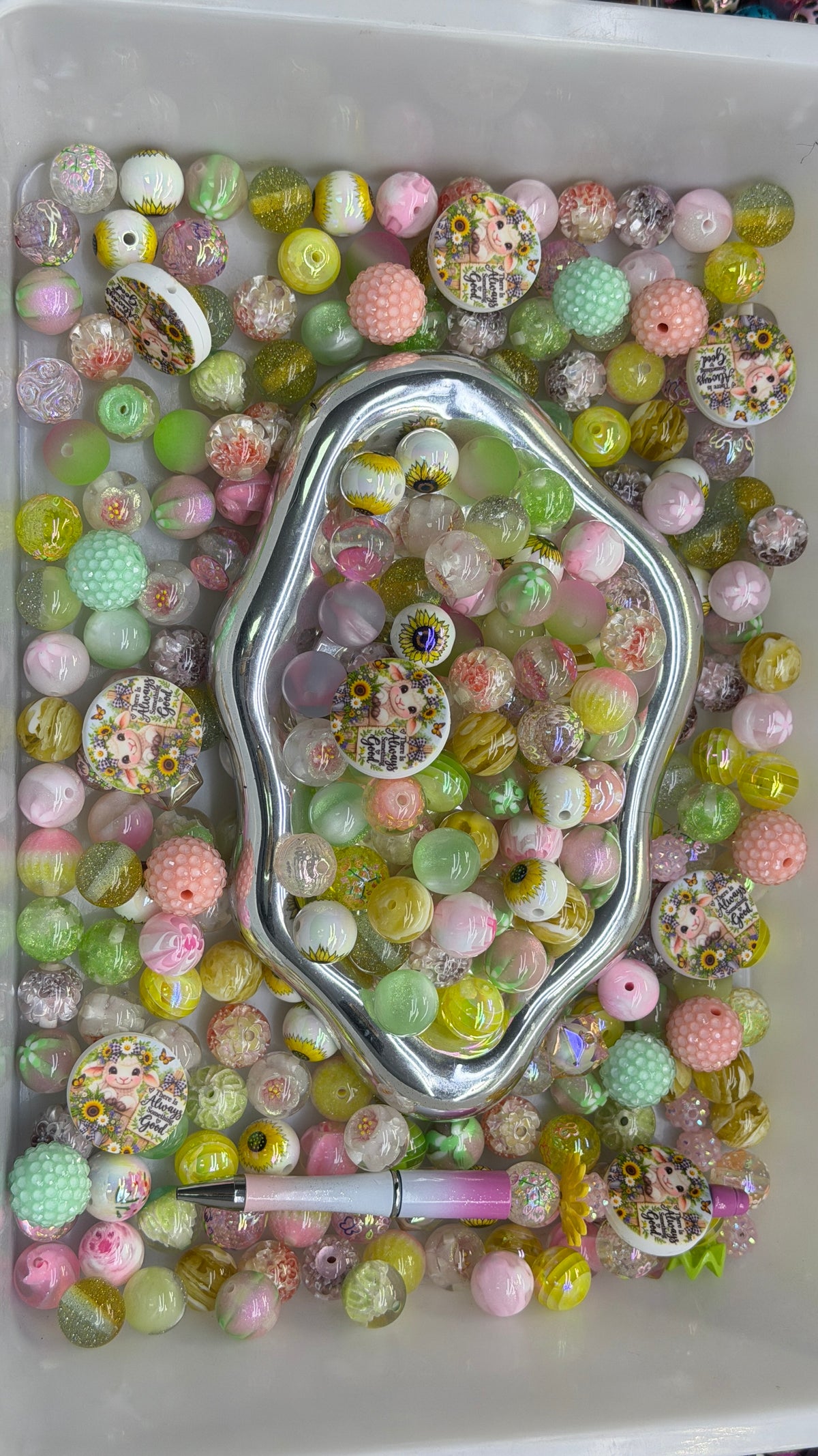 10.21 FOCAL MIX BEADS:sheep