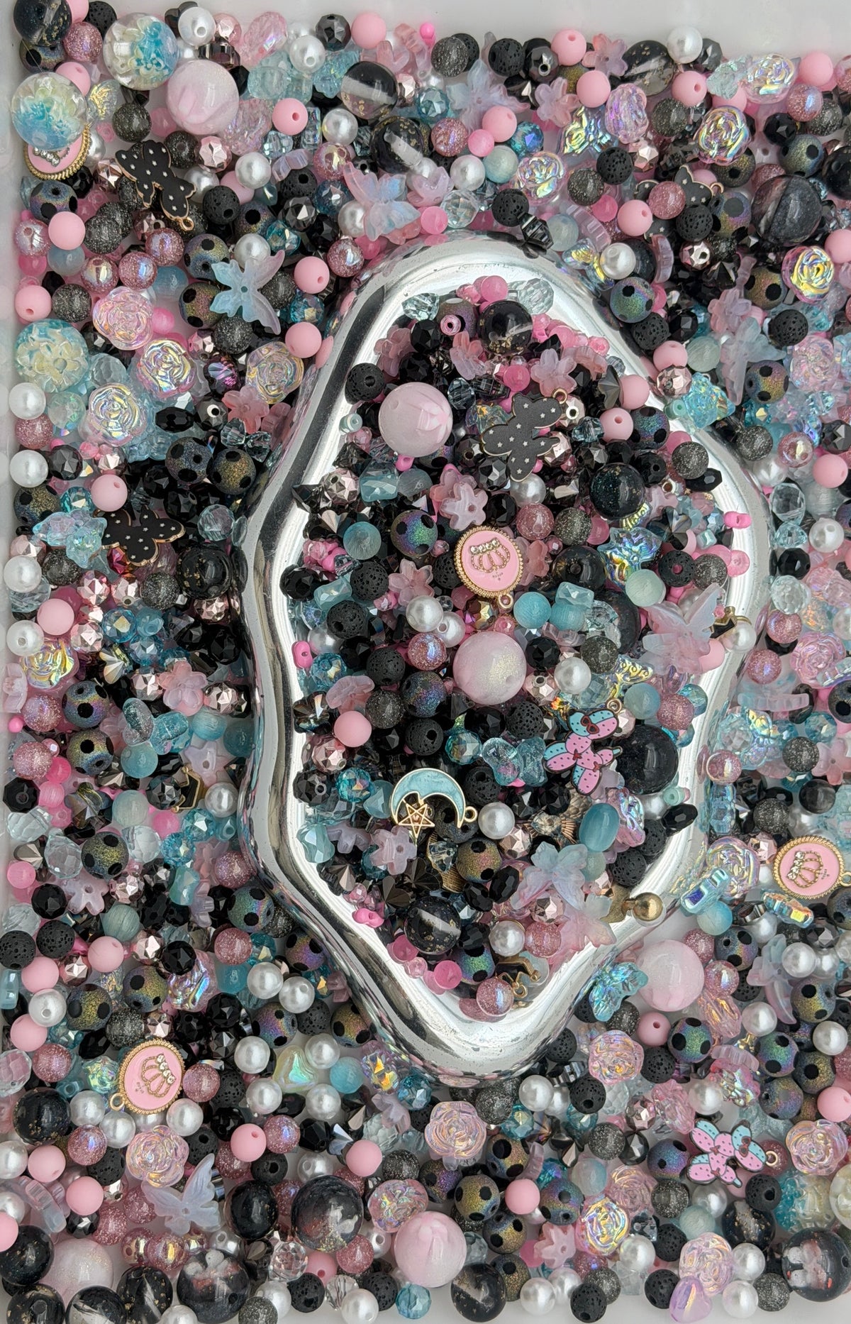10.22 PHONE CHAIN MIX BEADS:pink and bule