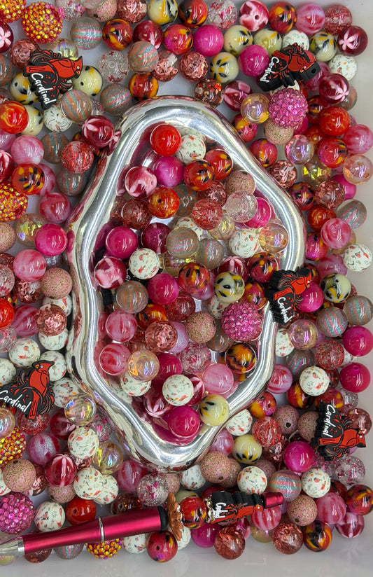 10.28 FOCAL MIX BEADS:cardinal