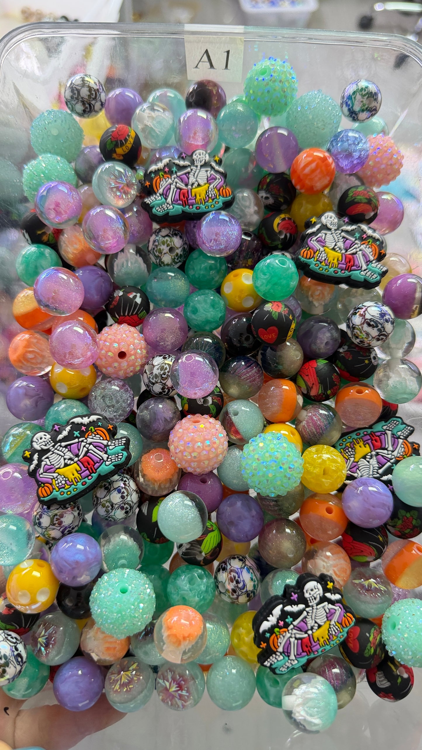 8.23 FOCAL MIX BEADS: J3 haunted lagoon