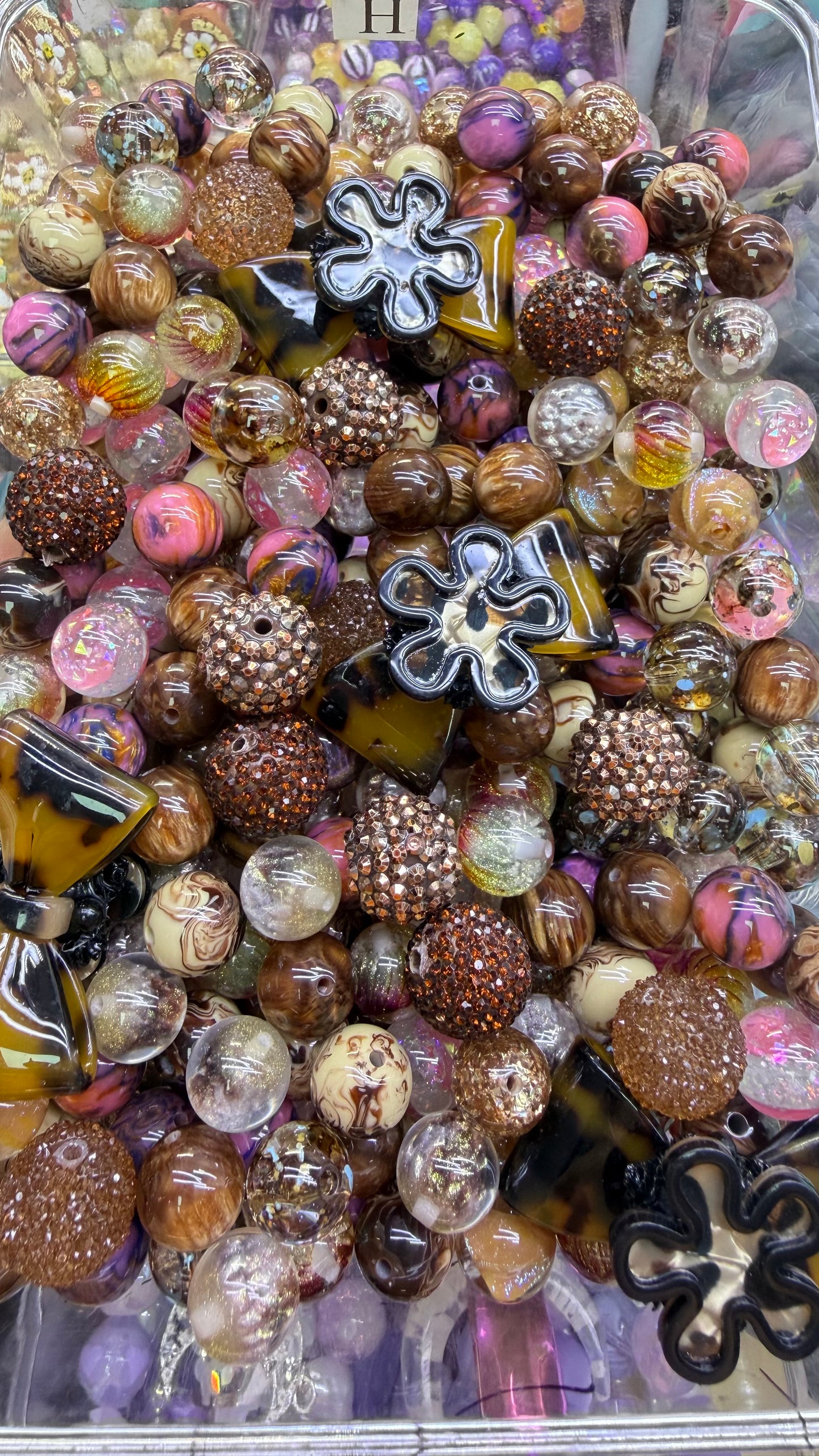 8.22 FANCY MIX BEADS:A3 chocolate covered strawberry